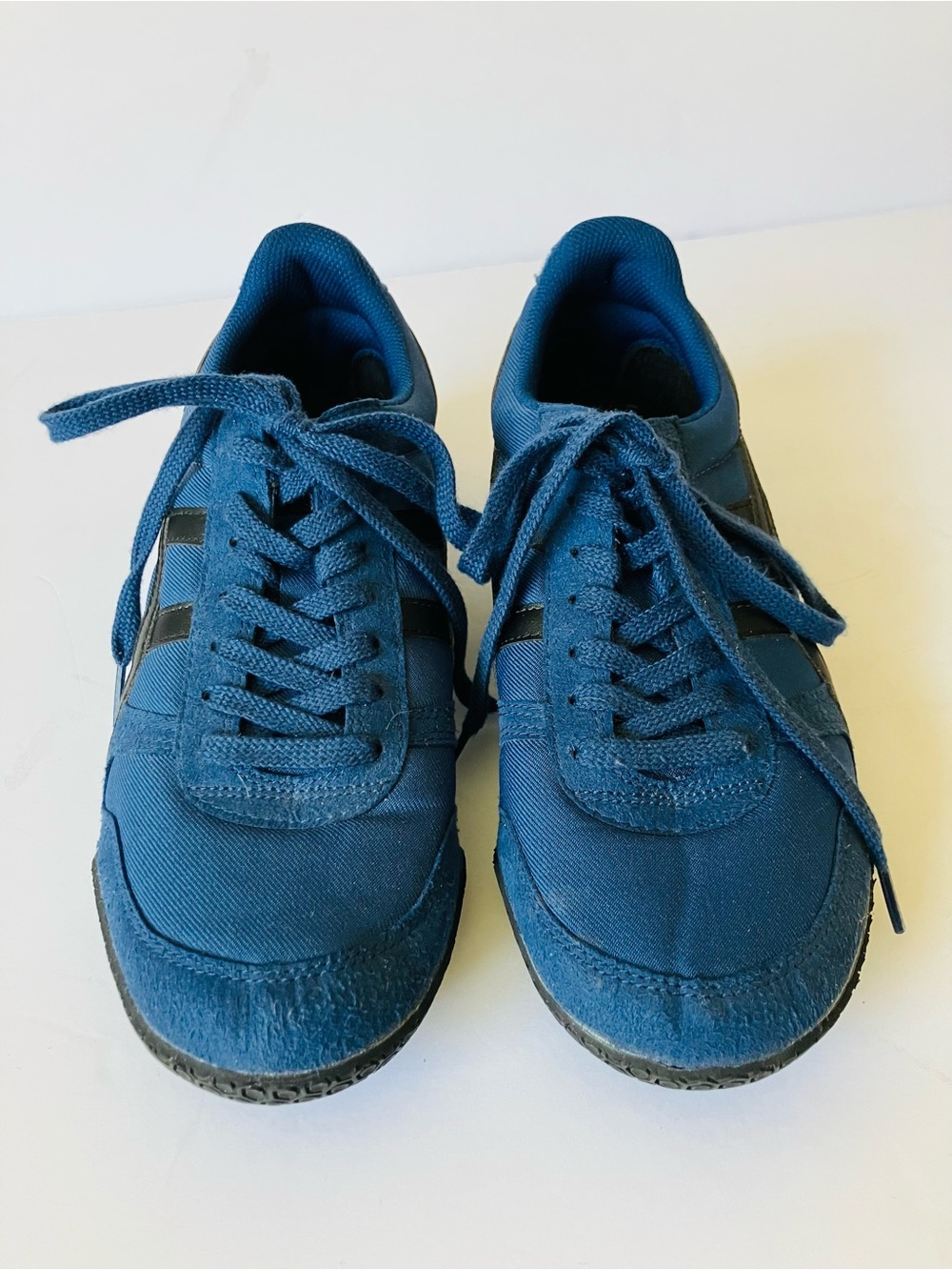 Asics Onitsuka Tiger Ultimate 81
Men's Size 9
Running Shoes
Blue